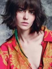 九游体育防风轻薄运动外套