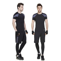 海报观察丨发圈价格飙升至999元年轻消费者究竟在追求什么？(图1)