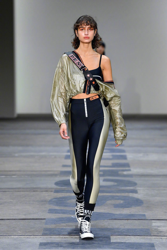 羽毛球对决下载-羽毛球对决游戏官方版-正式版APP下载v41-游戏狗(图1)