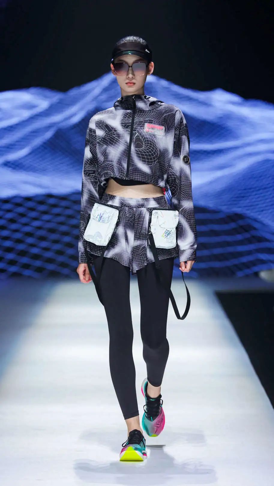 中国体育代表团身着李宁品牌专业装备亮相2026年三亚亚沙会(图1)