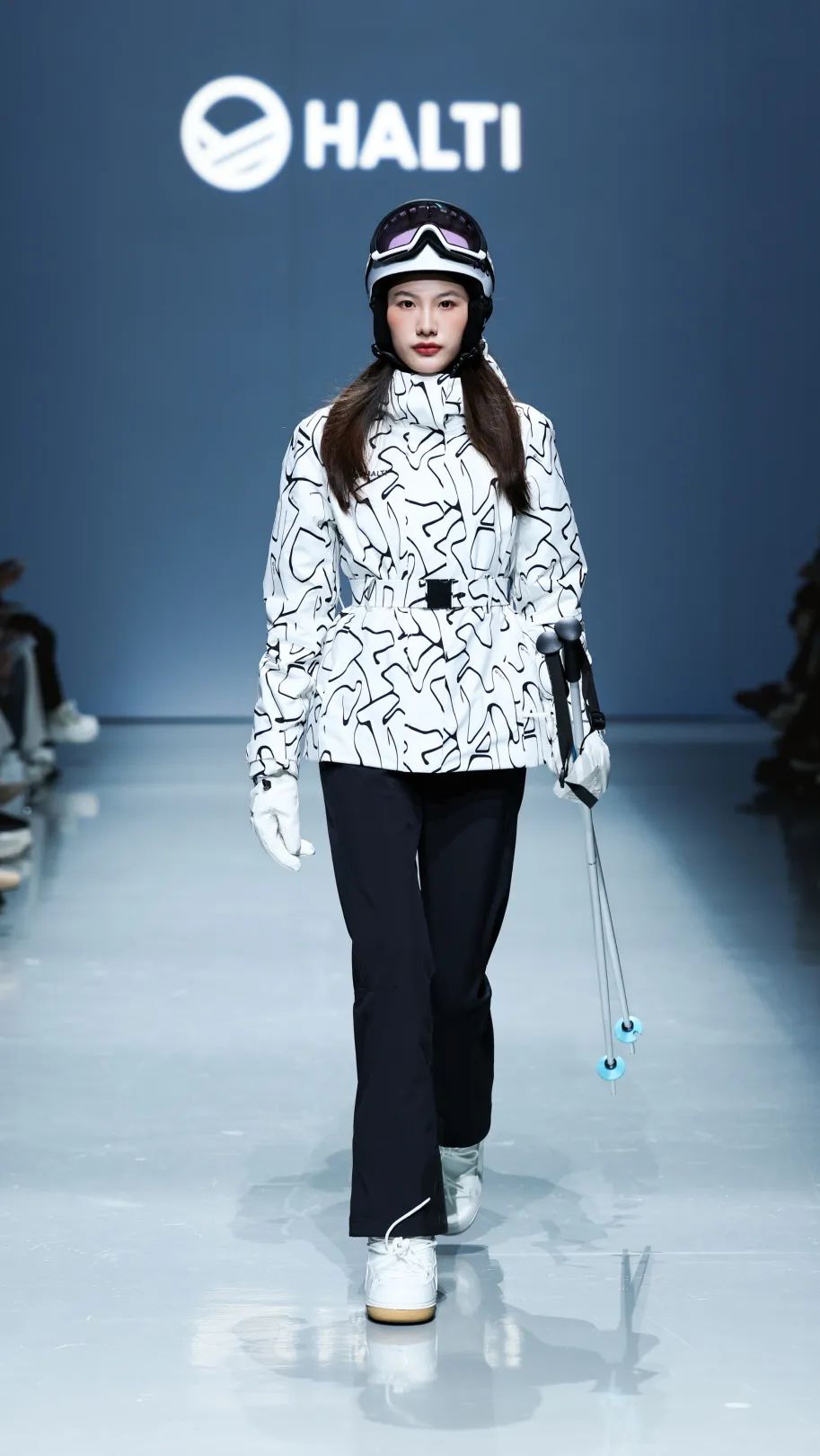 奥特莱斯会成为斯凯奇、lululemon们的下一个新战场吗？(图1)